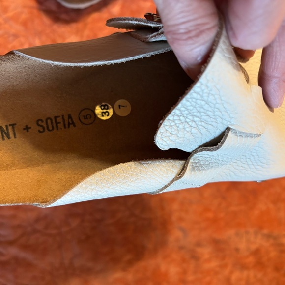 Saint + Sofia leather studded beige clogs 38 size 7.5 NEW - Picture 4 of 4